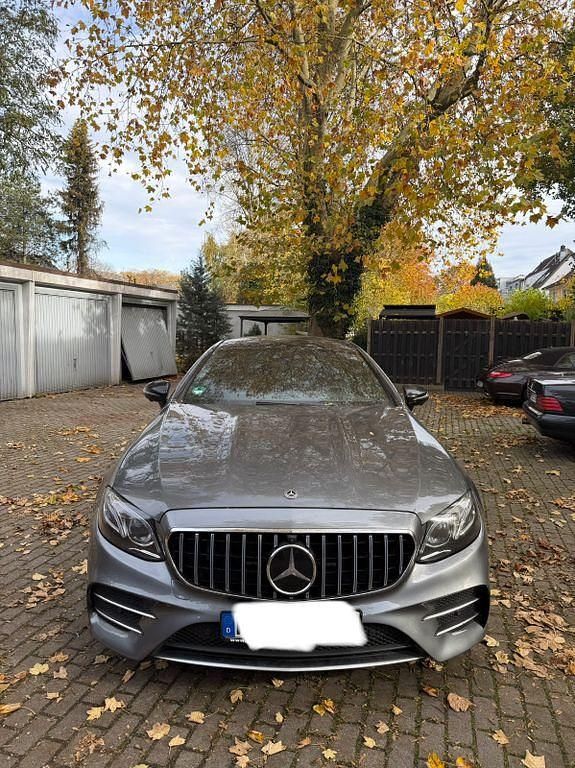 Grau Gebraucht 2019 Mercedes E53 AMG AMG Coupé | 30.000 € (Guter Preis) - Bild 1/4