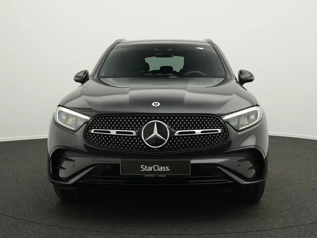 Gebraucht Mercedes GLC300 AMG line 269 PS (197 kW) 2025 Grau SUV