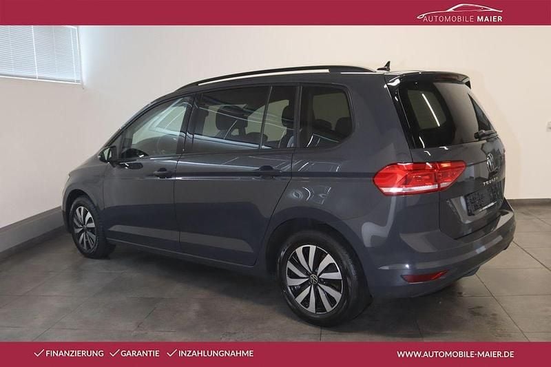 Gebraucht VW Touran 122 PS (89 kW) 2022 Grau Van / Kleinbus