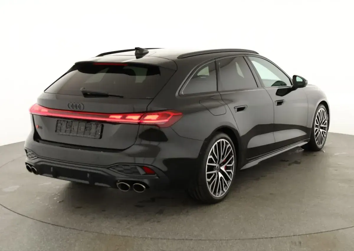 Neu Audi S5 Ambiente 367 PS (269 kW) 2026 Mythosschwarz metallic Kombi