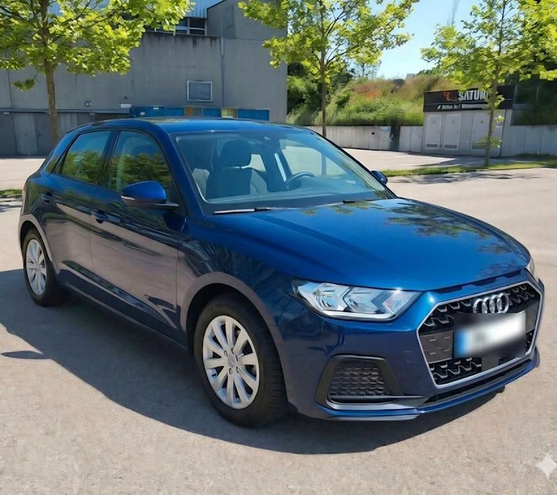 Gebraucht Audi A1 Ambiente 95 PS (69 kW) 2024 Blau SUV