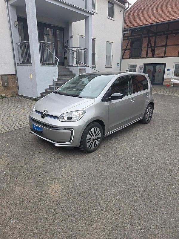 Grau Gebraucht 2022 VW e-up! Style Kleinwagen | 15.500 € (Superpreis) - Bild 1/4