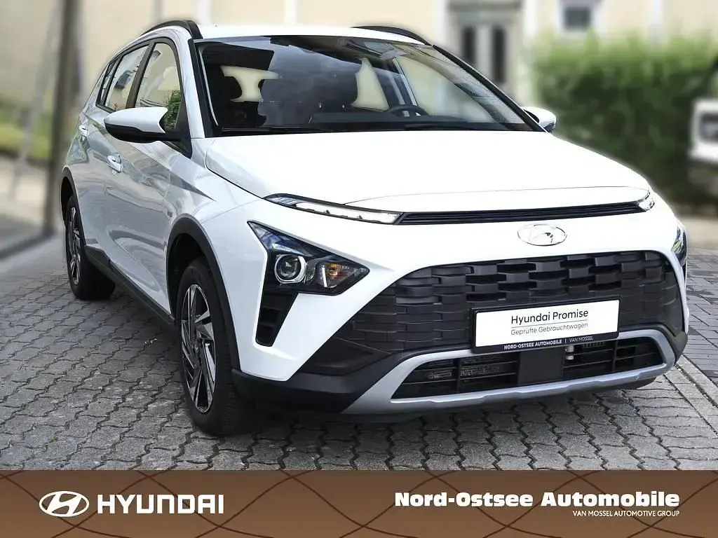 Gebraucht Hyundai Bayon Trend 101 PS (74 kW) 2024 Weiß SUV