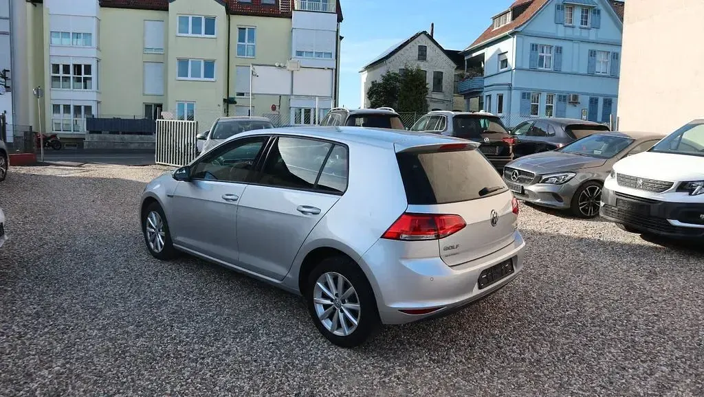 Gebraucht VW Golf VII LOUNGE 86 PS (63 kW) 2016 Silber Limousine