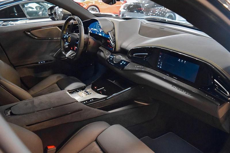 Gebraucht Ferrari Purosangue 725 PS (533 kW) 2025 Schwarz SUV