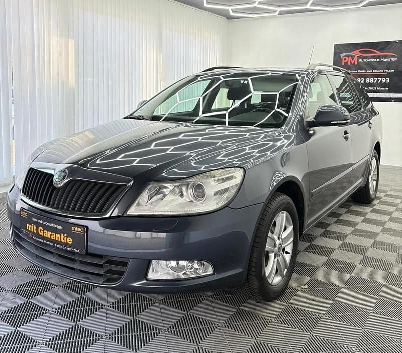 Grau Gebraucht 2009 Skoda Octavia Ambiente Kombi | 4.999 € (Guter Preis) - Bild 1/4