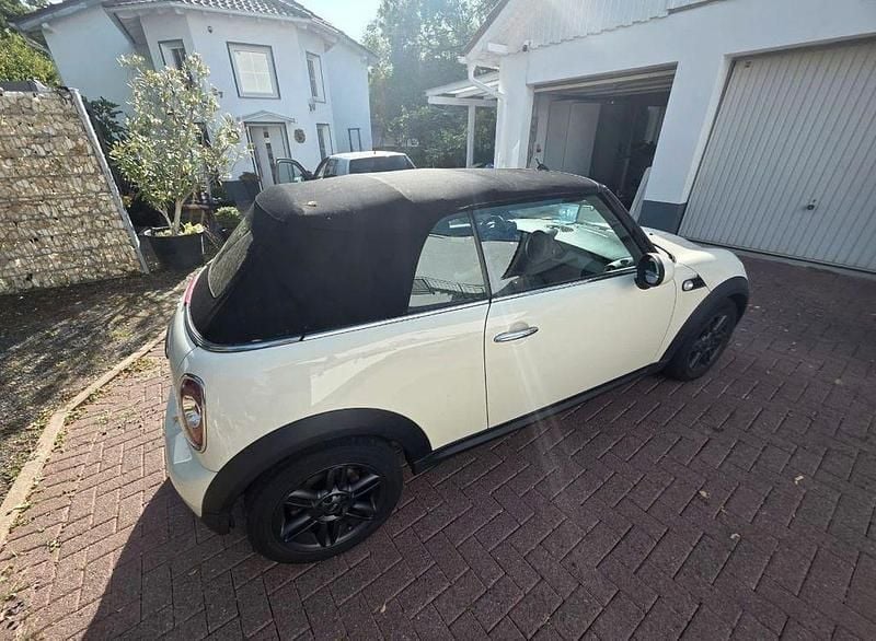 Gebraucht Mini Cooper D Cabriolet 111 PS (81 kW) 2011 Weiß Cabrio
