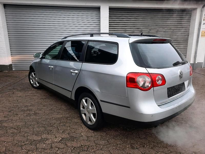 Gebraucht VW Passat 140 PS (102 kW) 2008 Silber Kombi