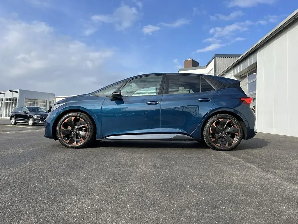 Second-hand Cupra Born 150 kW (204 CP) 2022 Albastru Hatchback