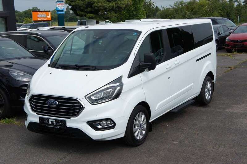Frostweiß Gebraucht 2019 Ford Tourneo Custom Titanium X Van / Kleinbus | 30.888 € (Superpreis) - Bild 1/4