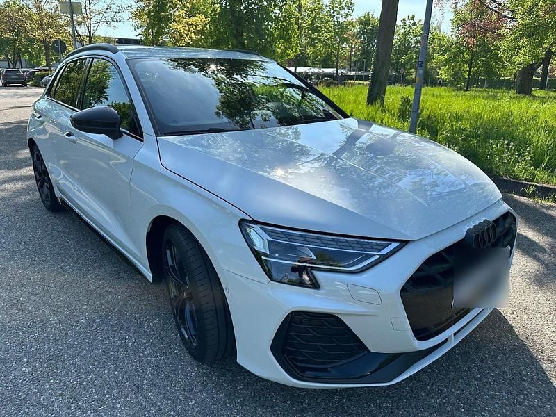 Weiß Gebraucht 2024 Audi A3 S-Line Kombi | 35.250 € (Fairer Preis) - Bild 1/4