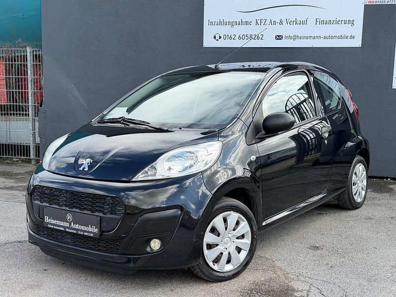 Gebraucht Peugeot 107 Access 68 PS (50 kW) 2013 Schwarz Kleinwagen