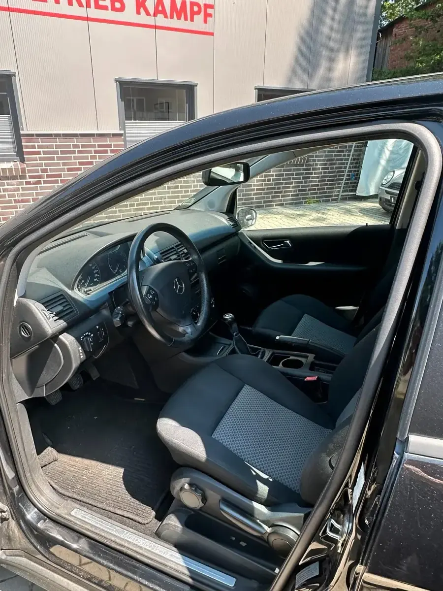 Gebraucht Mercedes A150 90 PS (66 kW) 2007 Schwarz Limousine