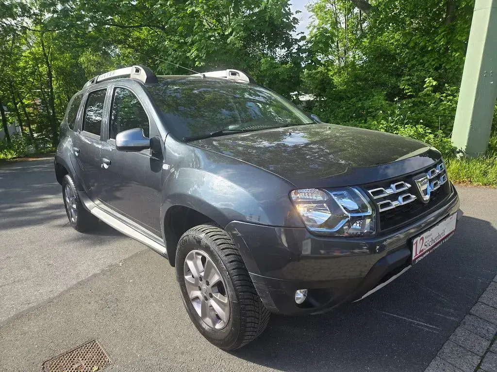 Gebraucht Dacia Duster Lauréate 114 PS (83 kW) 2016 Grau "comete" SUV