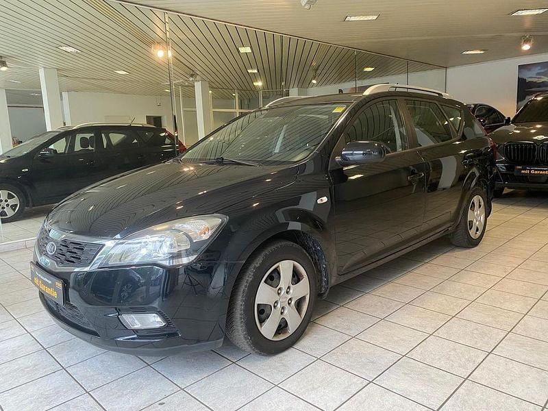 Schwarz Gebraucht 2010 Kia Ceed Sportswagon Vision Kombi | 3.950 € (Guter Preis) - Bild 1/4
