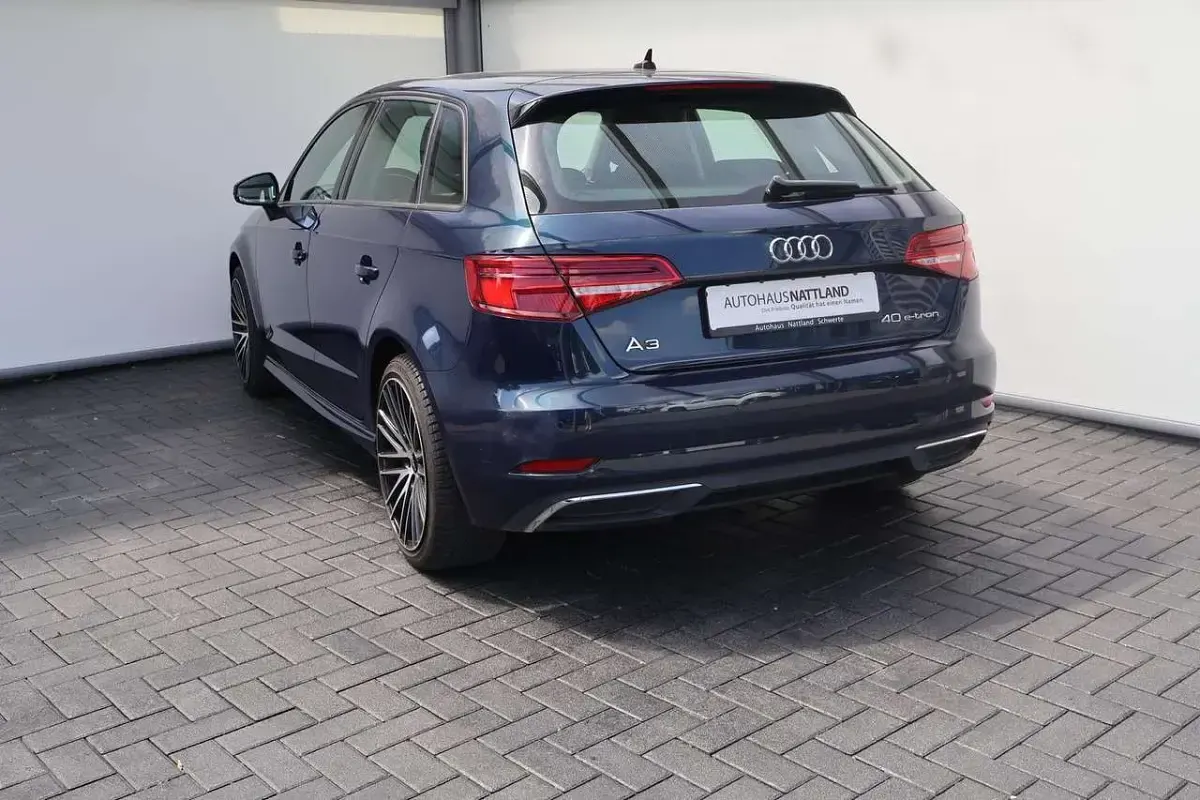Gebraucht Audi A3 Comfort 204 PS (150 kW) 2020 Kosmosblau Limousine