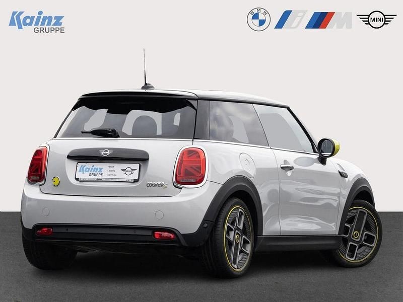 Gebraucht Mini Cooper SE 135 kW (184 PS) 2022 White silver Kleinwagen