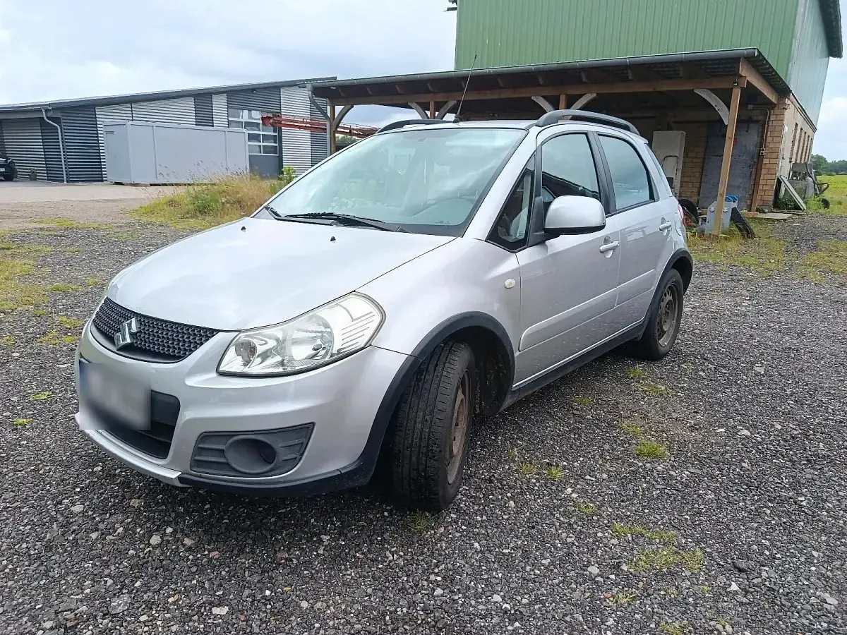 Gebraucht Suzuki SX4 135 PS (99 kW) 2010 Silber Limousine
