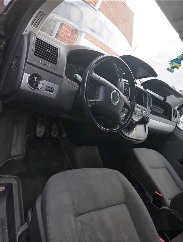 Second-hand VW T5 131 CP (96 kW) 2003 Negru Van