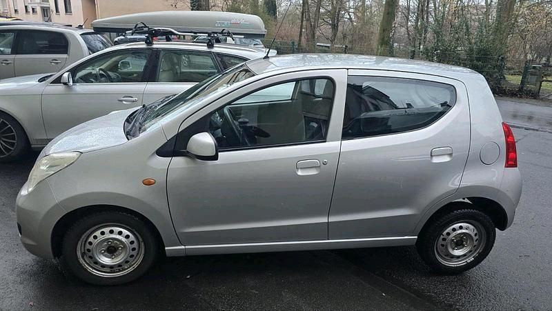 Gebraucht Suzuki Alto 69 PS (50 kW) 2010 Silber Kleinwagen