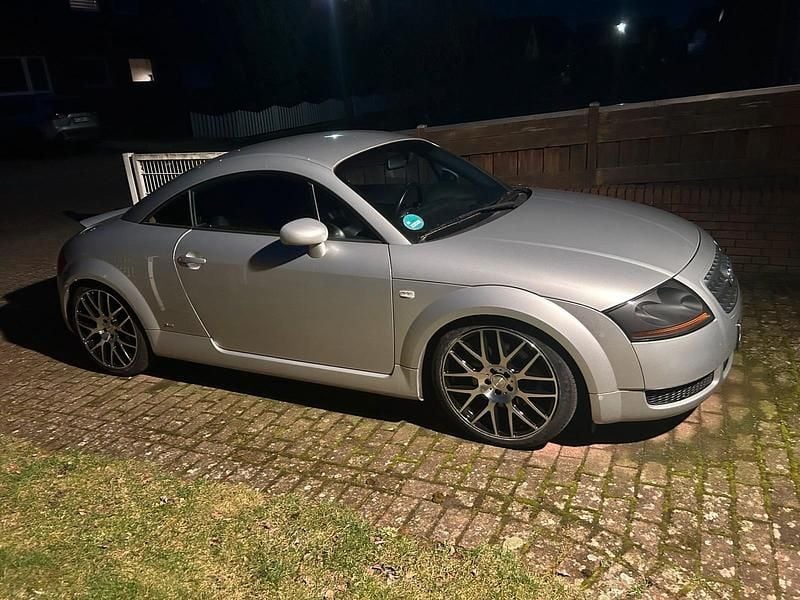 Silber Gebraucht 1999 Audi TT Coupé | 8.500 € (Etwas zu teuer) - Bild 1/4