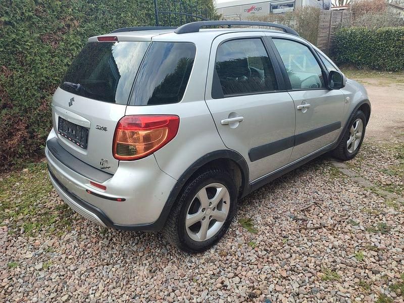 Gebraucht Suzuki SX4 120 PS (88 kW) 2008 Silber Limousine