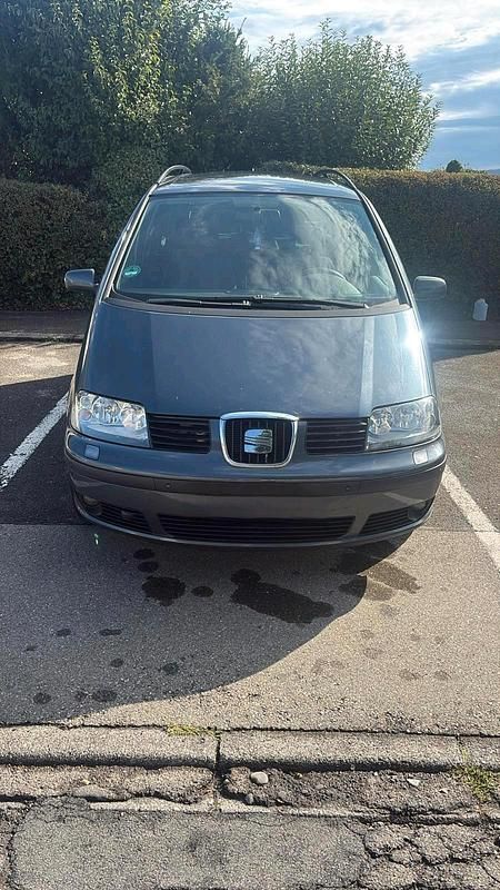 Grau Gebraucht 2007 Seat Alhambra Van / Kleinbus | 5.500 € - Bild 1/4
