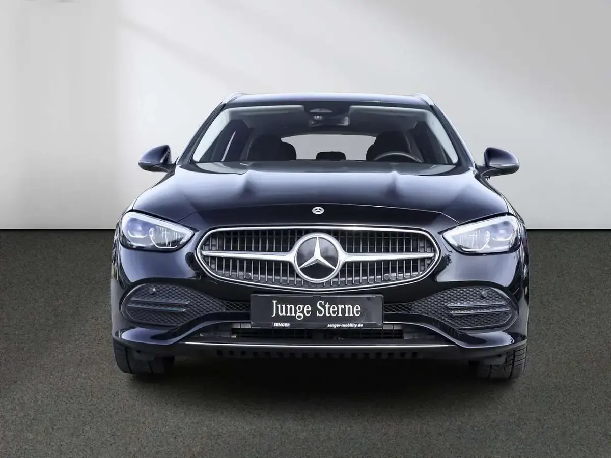 Gebraucht Mercedes C180 Avantgarde 170 PS (125 kW) 2023 Schwarz Limousine