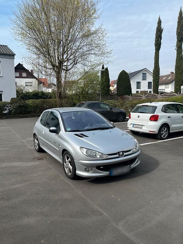 Gebraucht Peugeot 206 88 PS (64 kW) 2004 Silber Kleinwagen