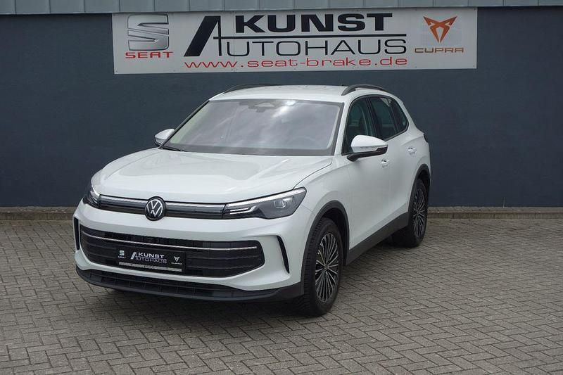 Weiß Gebraucht 2024 VW Tiguan Life SUV | 36.990 € (Etwas zu teuer) - Bild 1/4