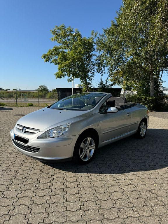 Grau Gebraucht 2005 Peugeot 307 CC Cabrio | 3.200 € (Guter Preis) - Bild 1/4