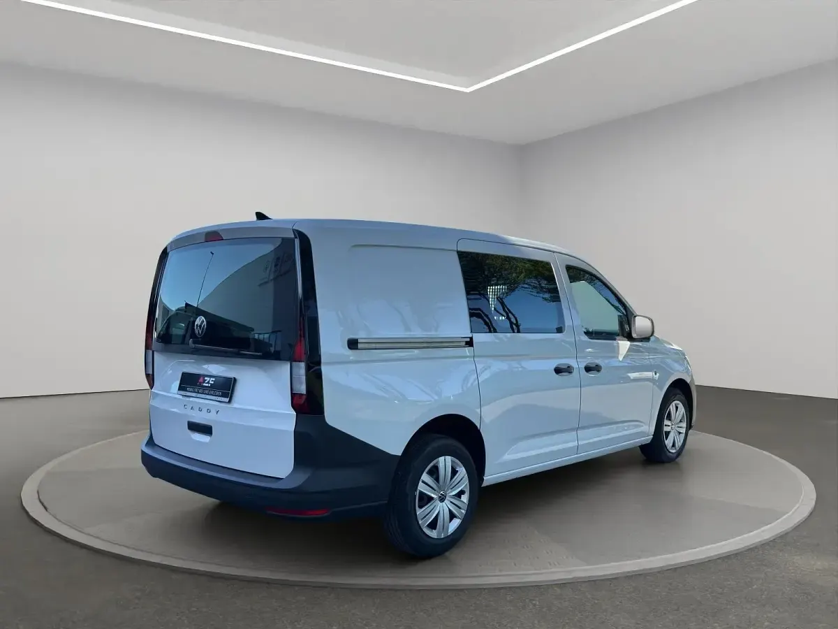 Second-hand VW Caddy Maxi 102 CP (75 kW) 2021 Alb Monovolum