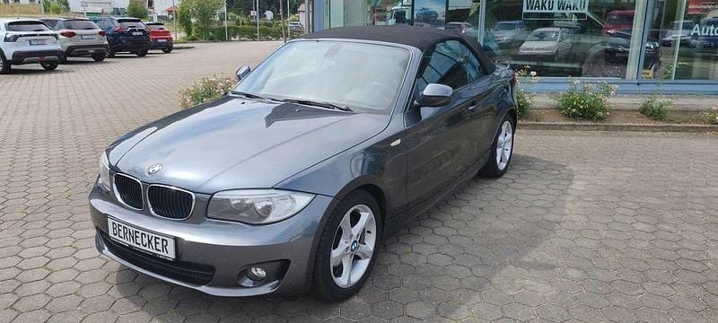 Grau Gebraucht 2013 BMW 120 Cabriolet Comfort Edition Cabrio | 12.490 € (Fairer Preis) - Bild 1/4