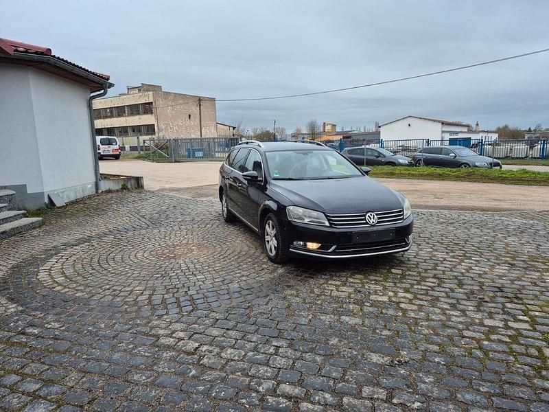 Usata VW Passat Highline 140 CV (102 kW) 2011 Nero Station wagon
