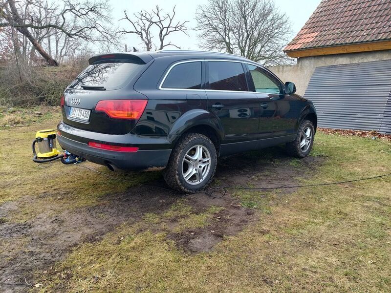 Schwarz Gebraucht 2007 Audi Q7 SUV | 3.999 € (Superpreis) - Bild 1/4