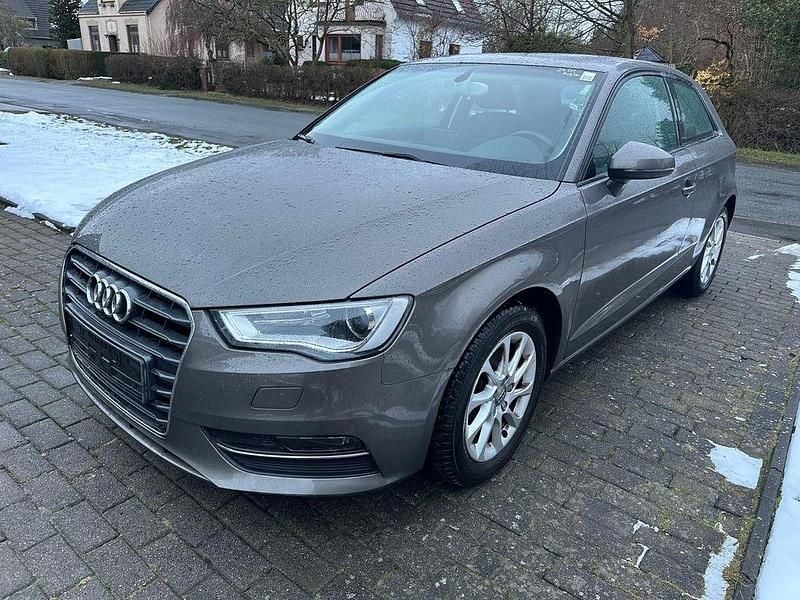 Gebraucht Audi A3 Attraction 122 PS (89 kW) 2013 Grau Limousine