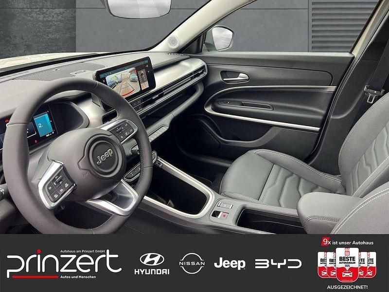 Neu Jeep Avenger EV Summit 114 kW (156 PS) 2025 Stone grey dach volcano black SUV