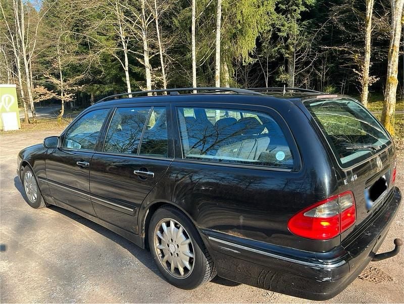 Gebraucht Mercedes E240 170 PS (125 kW) 2002 Schwarz Kombi