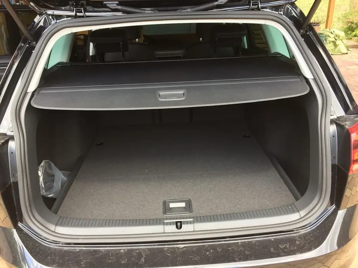 Second-hand VW Golf VII Highline 125 CP (91 kW) 2017 Negru Break