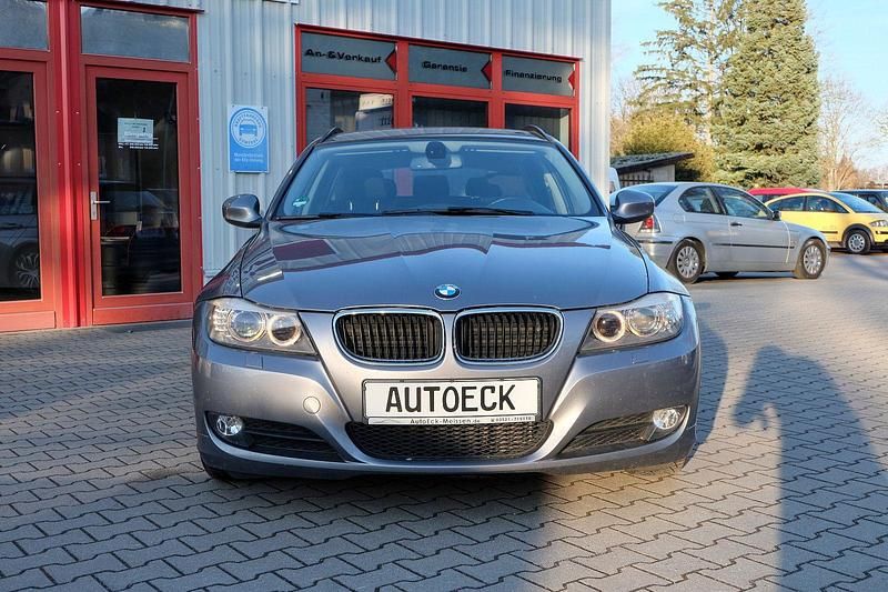 Gebraucht BMW 320 Comfort Edition 163 PS (119 kW) 2012 Grau Kombi
