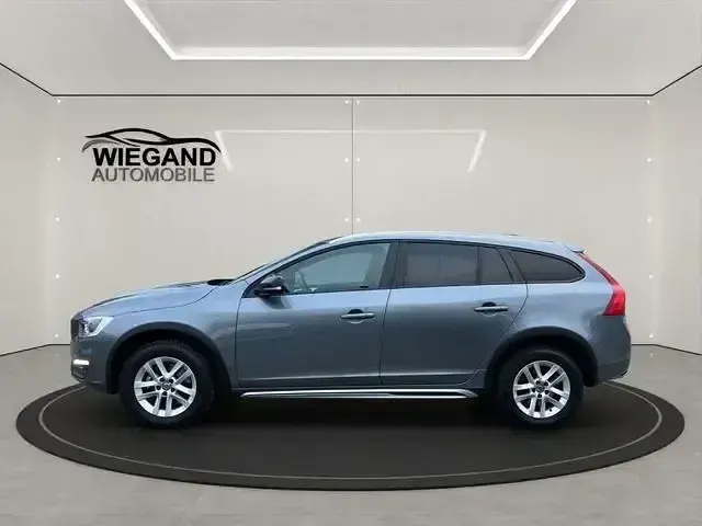 Gebraucht Volvo V60 CC 190 PS (139 kW) 2016 Grau Kombi