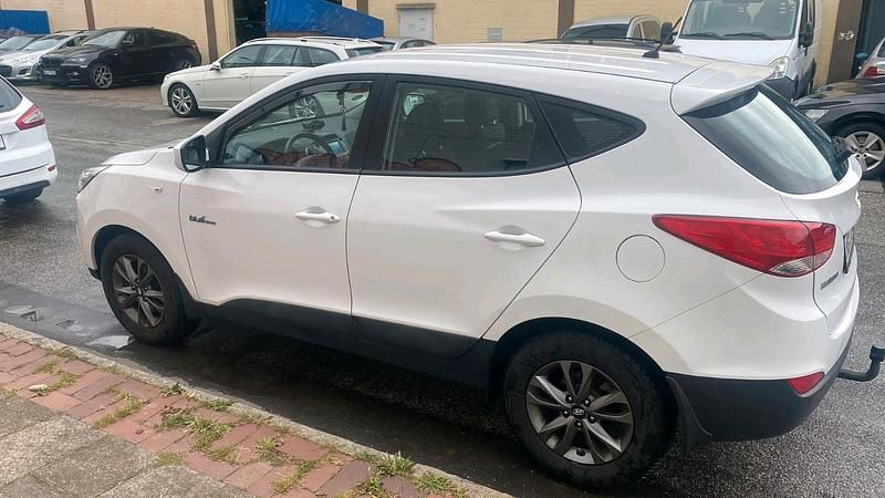 Weiß Gebraucht 2015 Hyundai Tucson SUV | 11.500 € (Superpreis) - Bild 1/4
