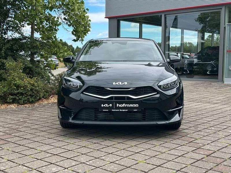 Neu Kia Ceed Style 140 PS (102 kW) 2026 Zilinaschwarz Kleinwagen