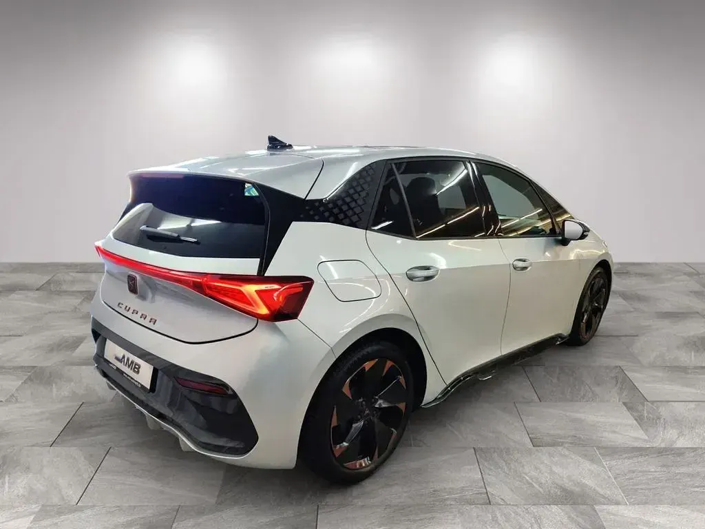 Gebraucht Cupra Born e-Boost 169 kW (231 PS) 2025 Geysirsilber Kleinwagen