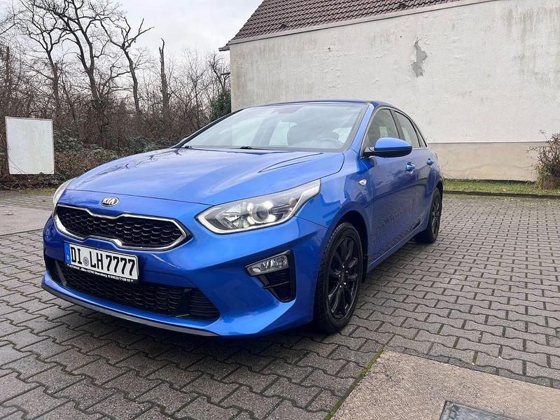 Gebraucht Kia Ceed Vision 140 PS (102 kW) 2018 Blau Kleinwagen