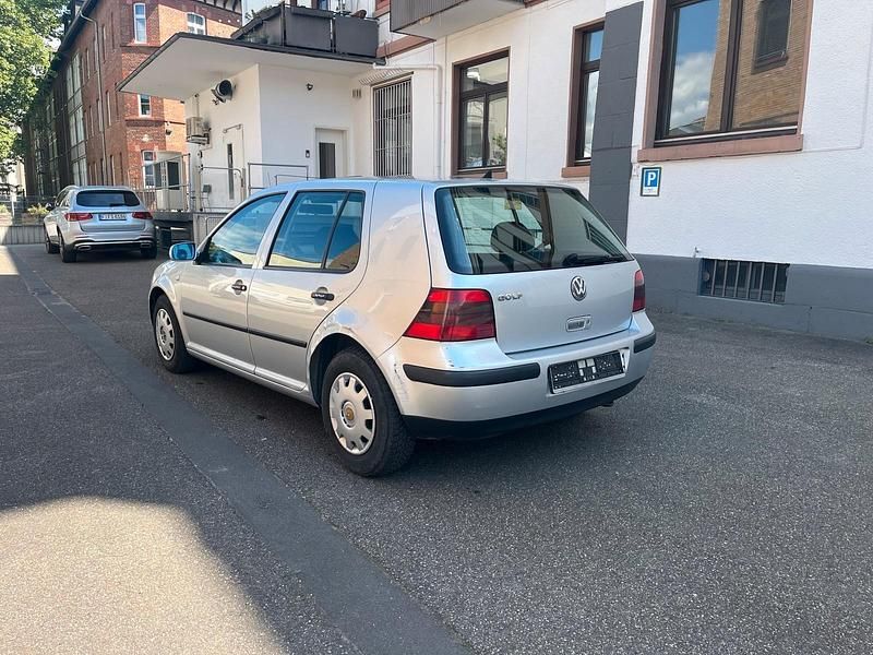 Gebraucht VW Golf IV 75 PS (55 kW) 2001 Silber Limousine