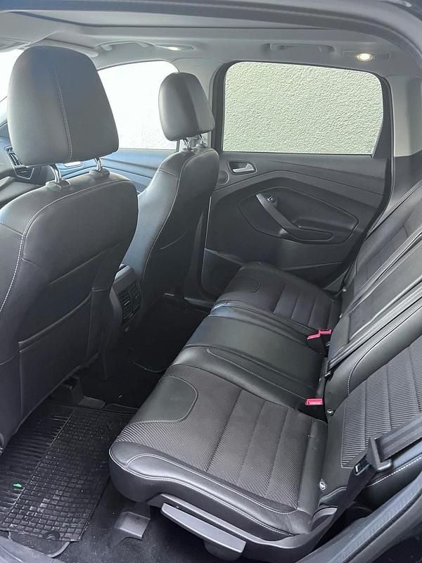 Gebraucht Ford Kuga SYNC Edition 180 PS (132 kW) 2015 Schwarz SUV