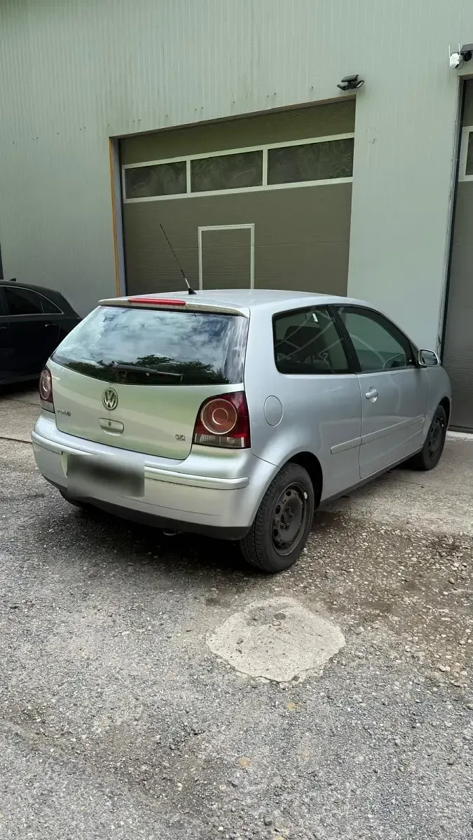 Gebraucht VW Polo 64 PS (47 kW) 2005 Silber Kleinwagen