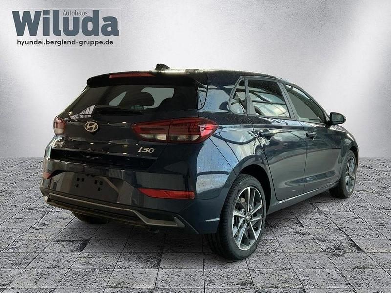 Neu Hyundai i30 Advantage 140 PS (102 kW) 2025 Sailing blue Limousine