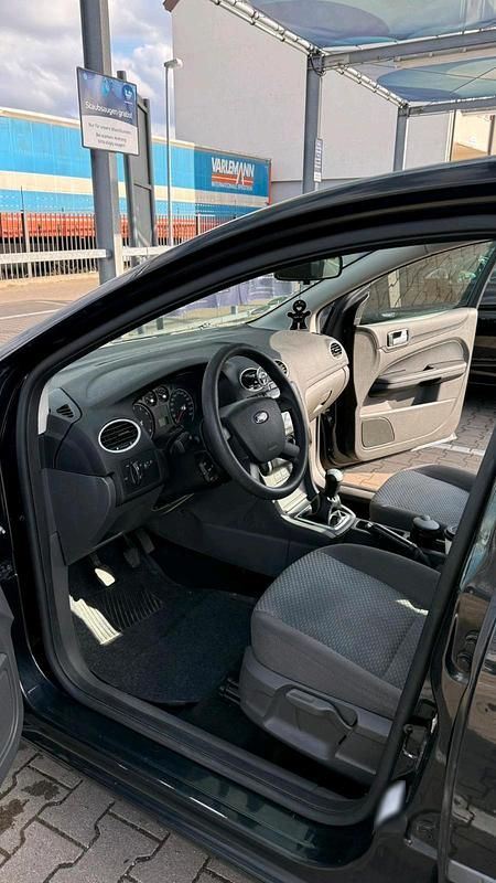 Usata Ford Focus 80 CV (58 kW) 2008 Nero Utilitaria